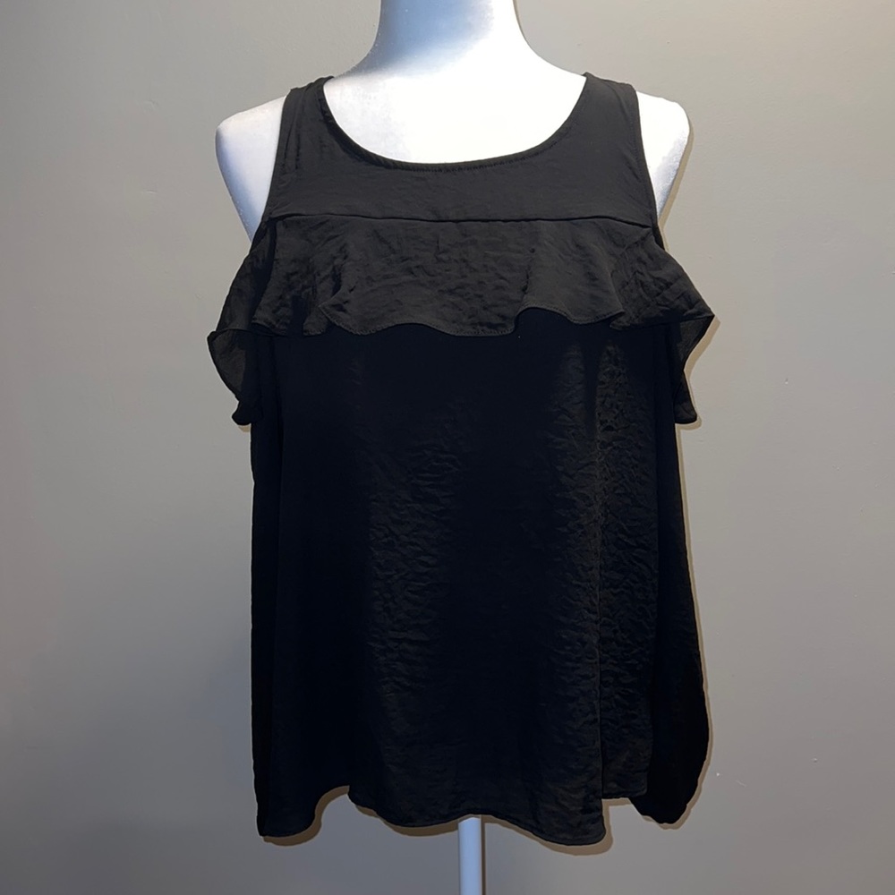 a.n.a Cold shoulder blouse. Like new🖤